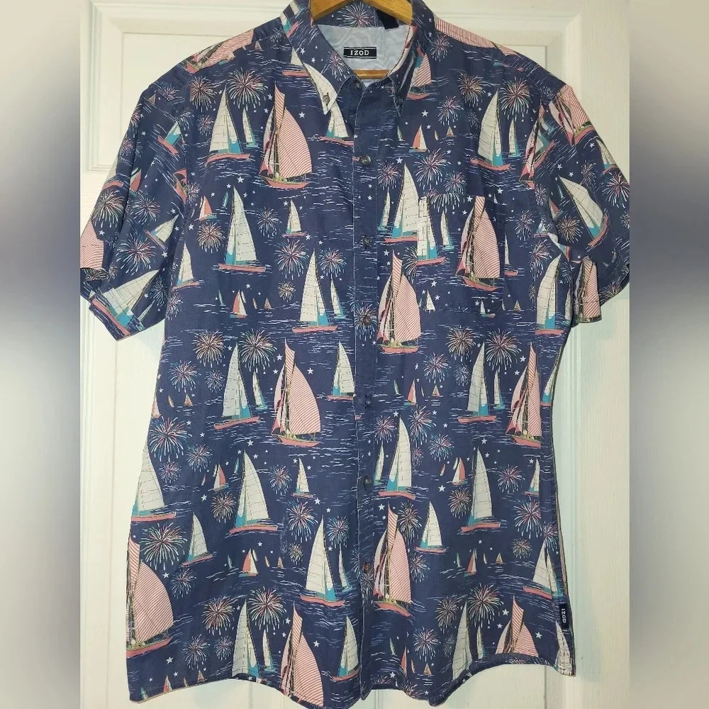 IZOD‎ Short Sleeve Button Up Shirt Blue Pink Sailboats Fireworks Size X Large